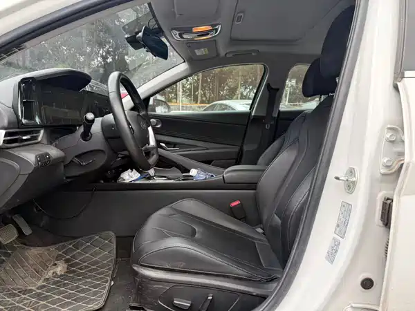 Hyundai Elantra 2021