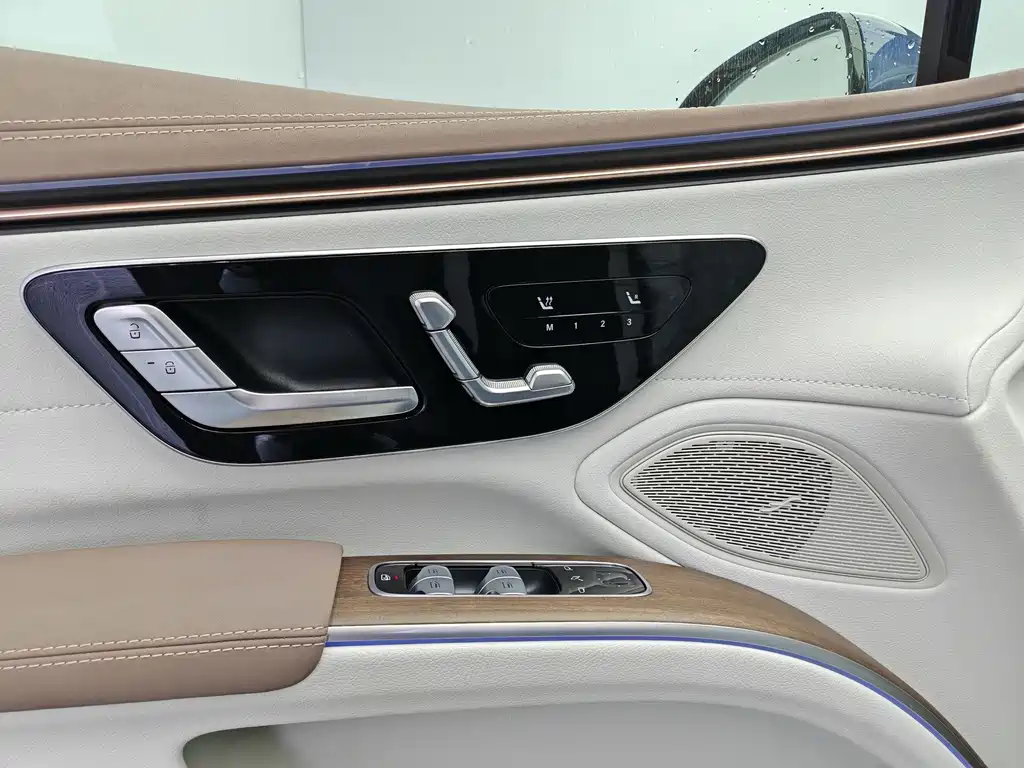 Mercedes-Benz EQS 2025 — фото 18