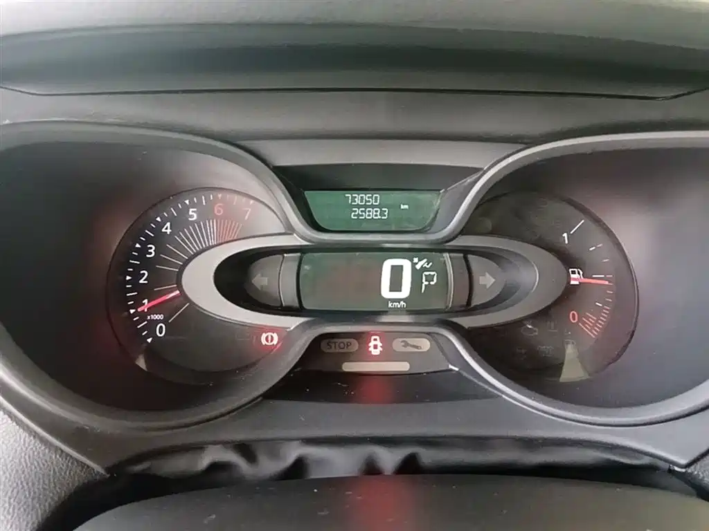 Renault Captur 2019 — фото 12