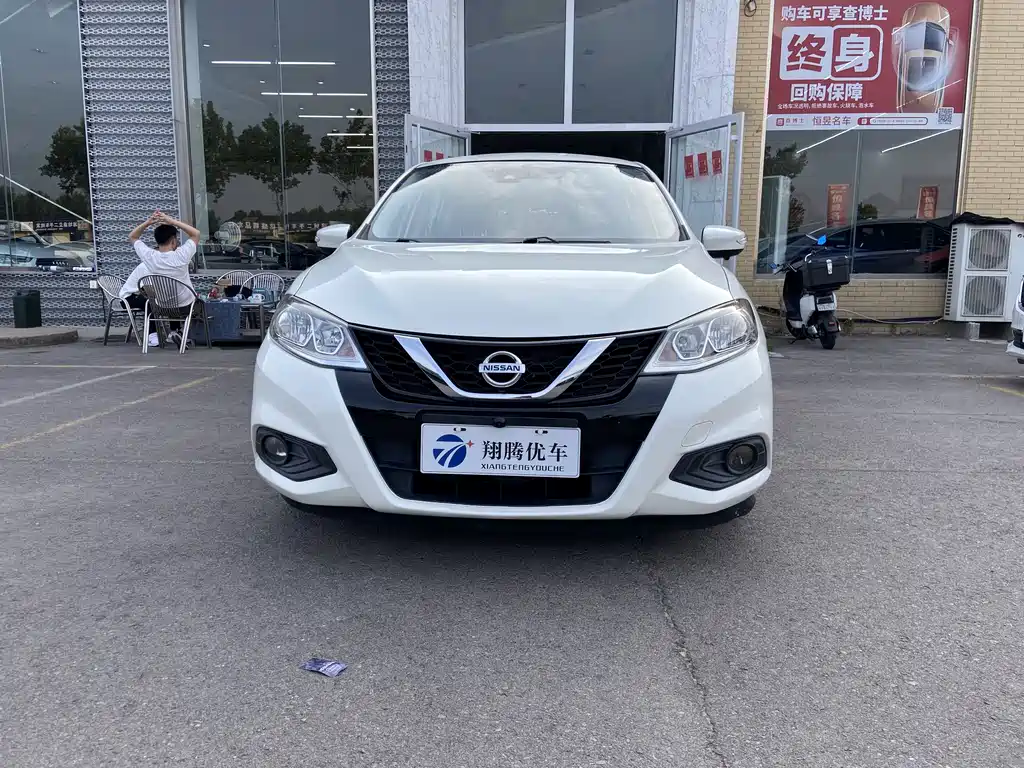 Nissan Tiida 2017 — фото 2