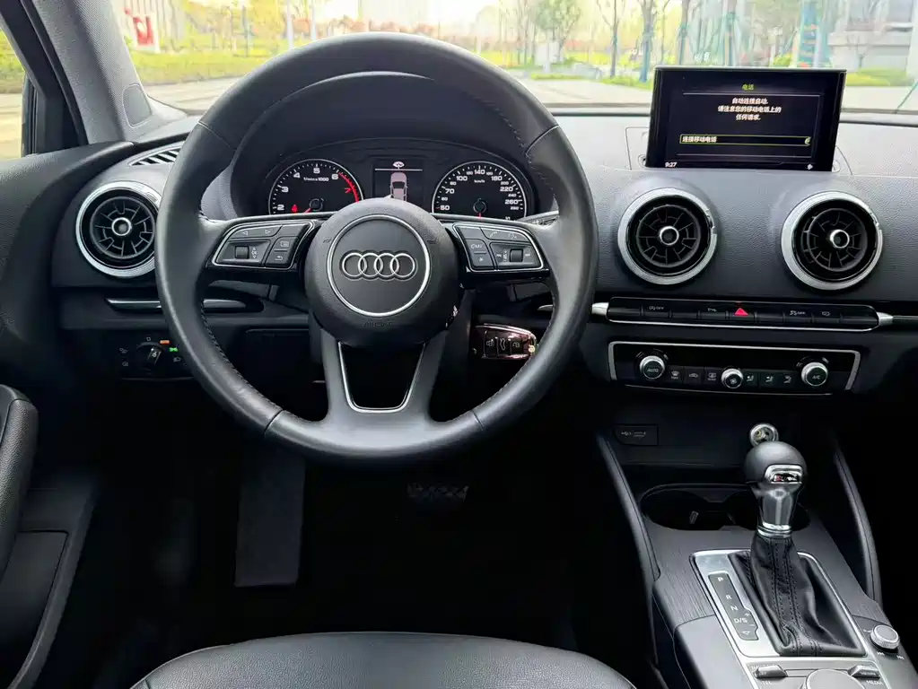 Audi A3 2019 — фото 11