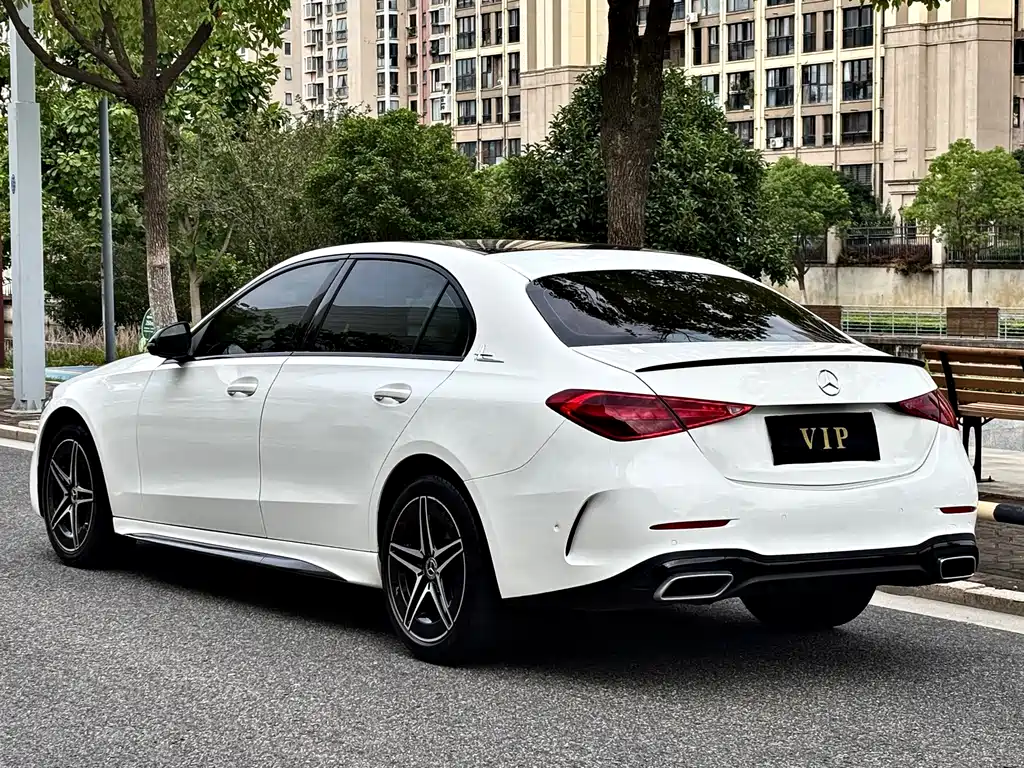 Mercedes-Benz C-Class 2024