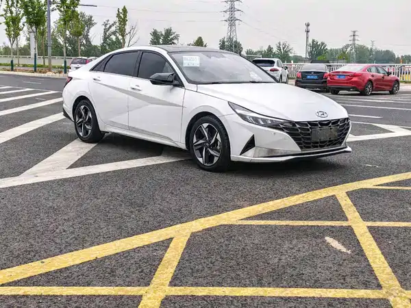 Hyundai Elantra 2021