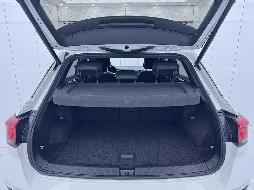 Volkswagen T-Roc 2022 — фото 14