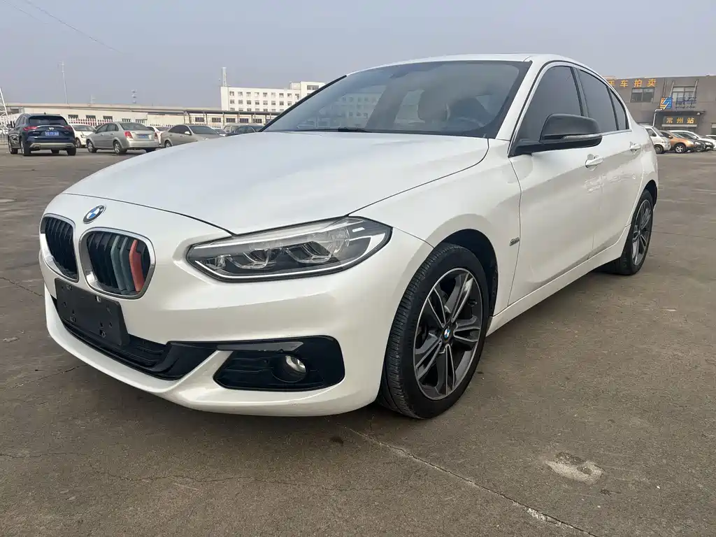 BMW 1 Series 2018 — фото 21