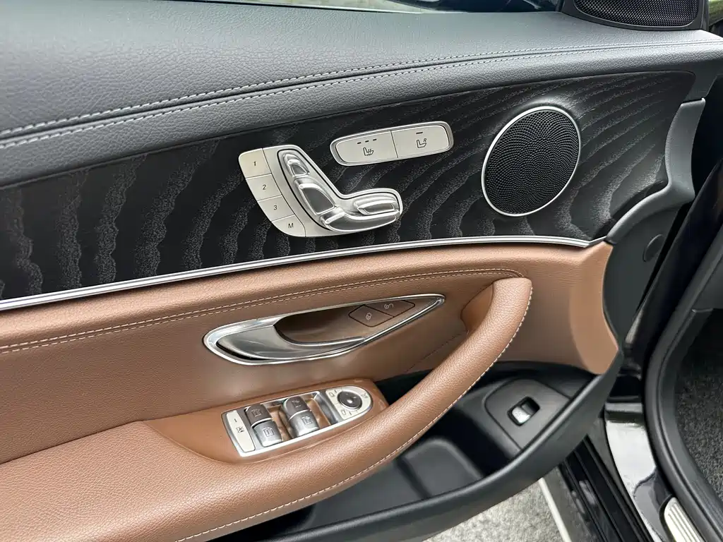 Mercedes-Benz E-Class 2018 — фото 18
