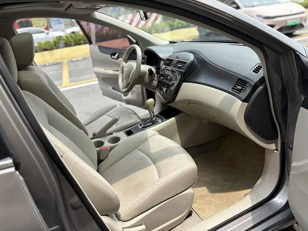 Nissan Tiida 2015 — фото 14