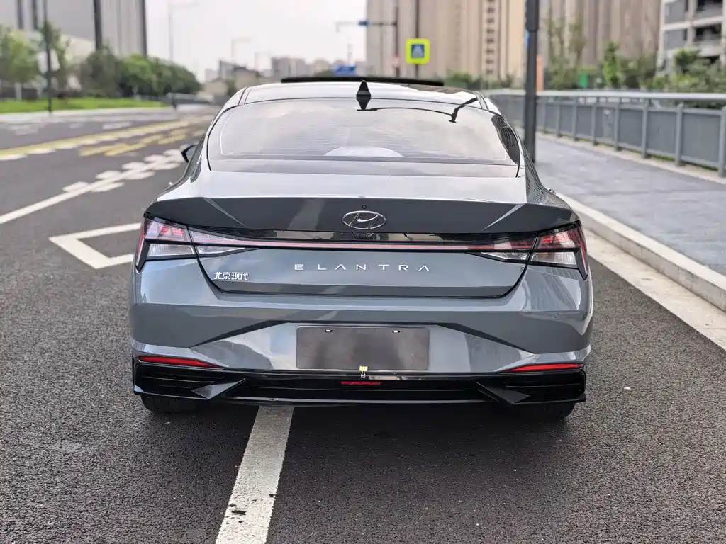 Hyundai Elantra 2022