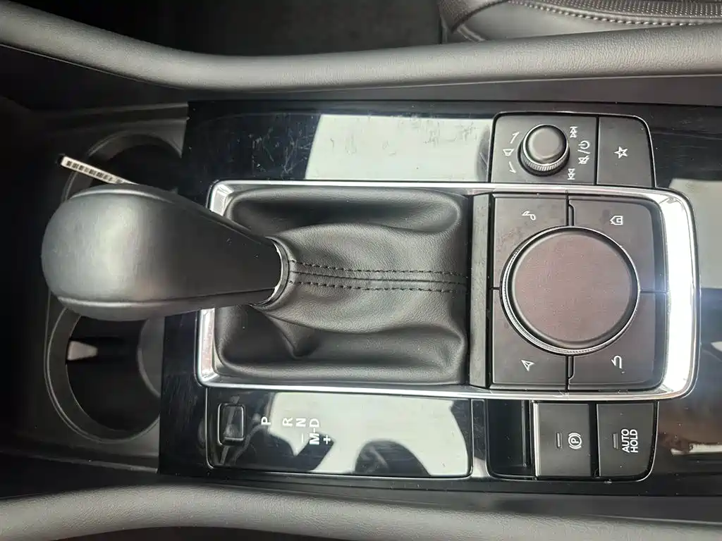Mazda 3 Axela 2021 — фото 20