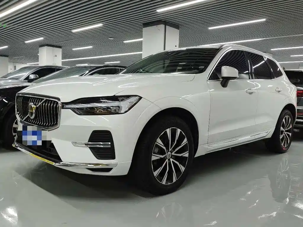 Volvo XC60 2023 — фото 11