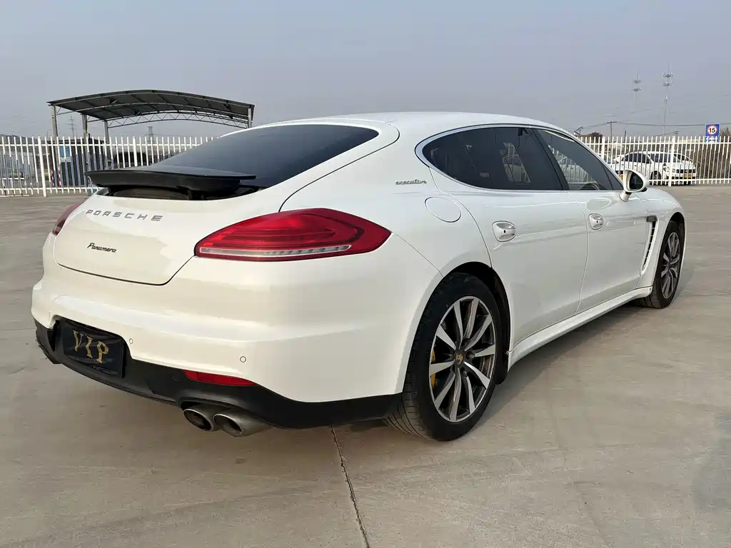 Porsche Panamera 2016 — фото 29
