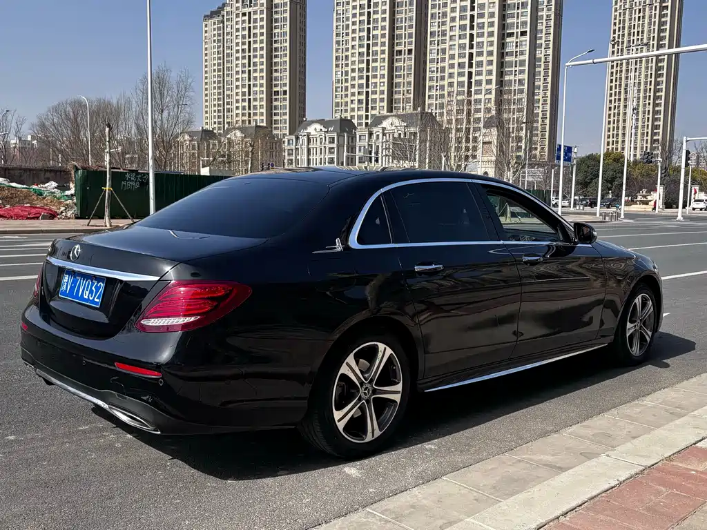 Mercedes-Benz E-Class 2020 — фото 11