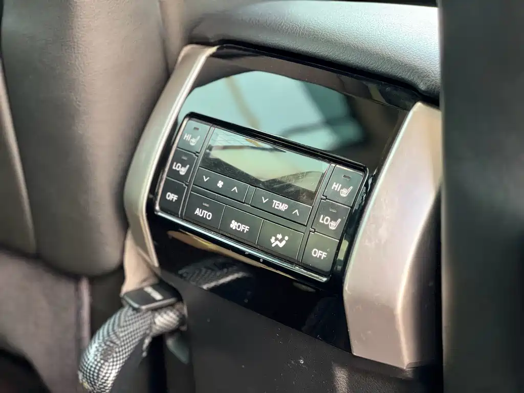 Toyota Prado 2017 — фото 11
