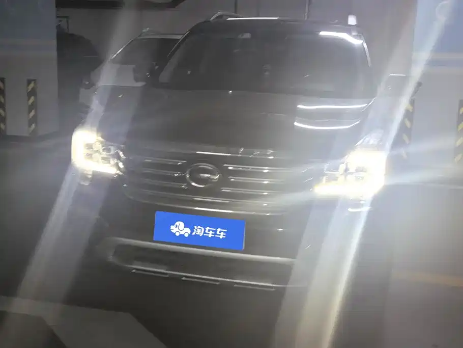 GAC Trumpchi GS8 2017 — фото 2