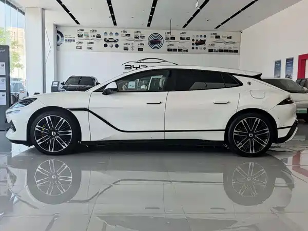 Denza Z9GT 2024