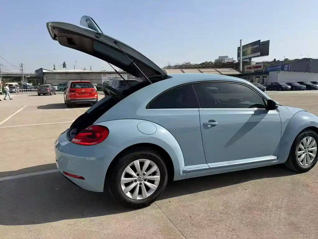 Volkswagen Beetle 2015 — фото 7