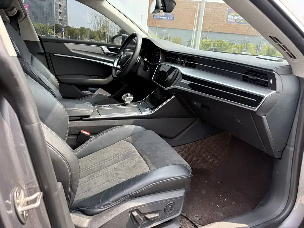 Audi A7L 2022 — фото 10