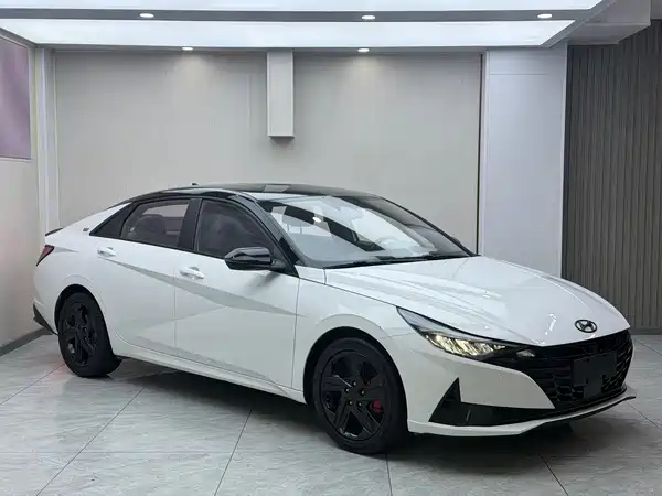 Hyundai Elantra 2022
