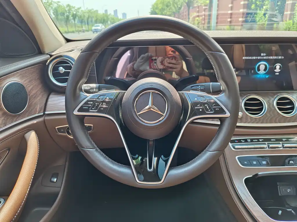 Mercedes-Benz E-Class 2023 — фото 29
