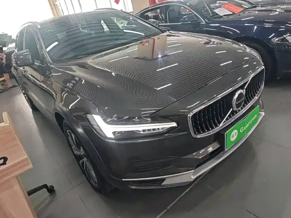 Volvo V90 2022