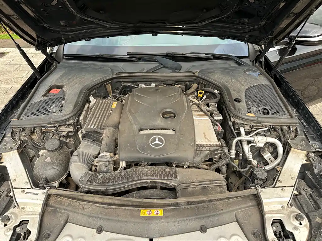 Mercedes-Benz E-Class 2017 — фото 16