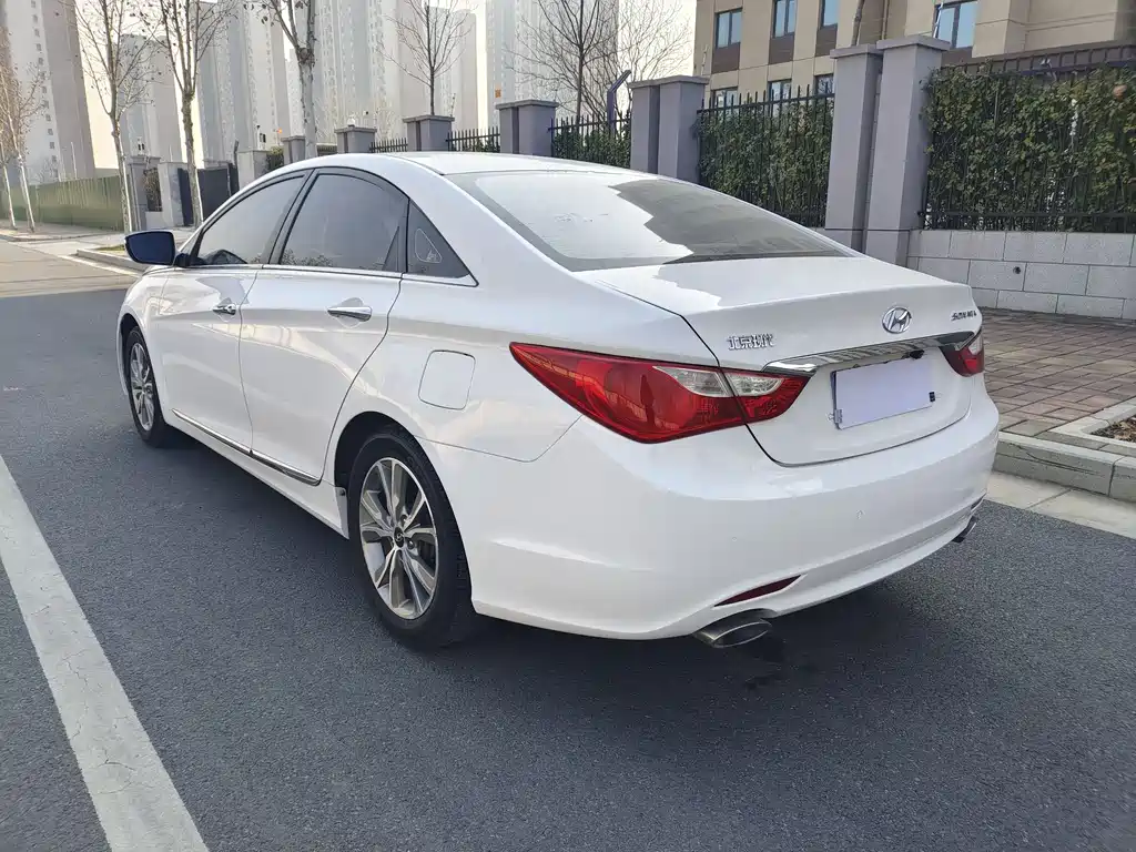 Hyundai Sonata 2016 — фото 14
