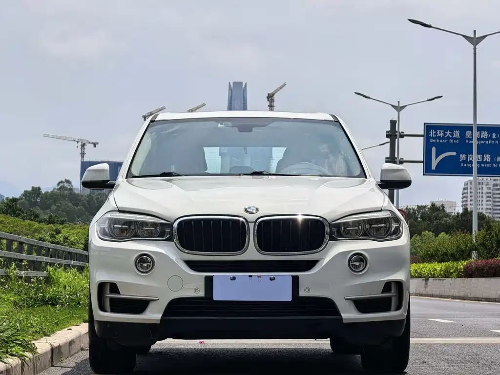 BMW X5 2018 — фото 1