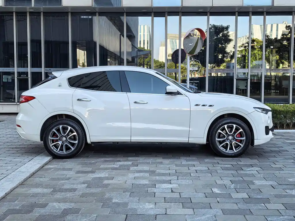 Maserati Levante 2018 — фото 5