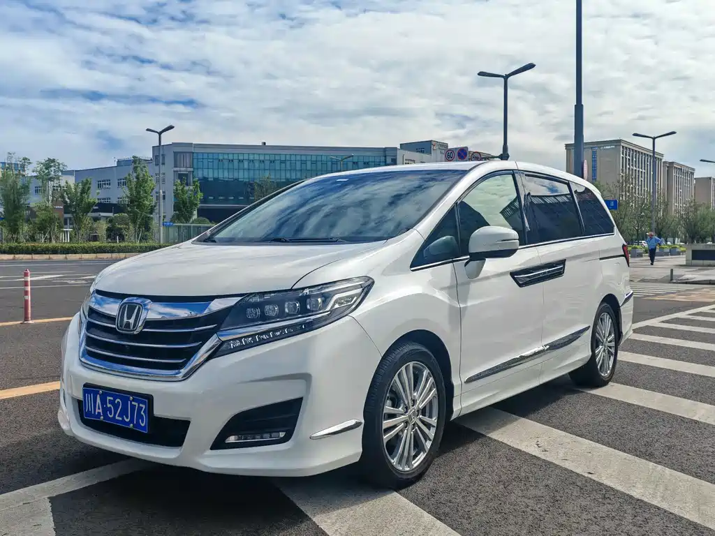 Honda Elysion 2016