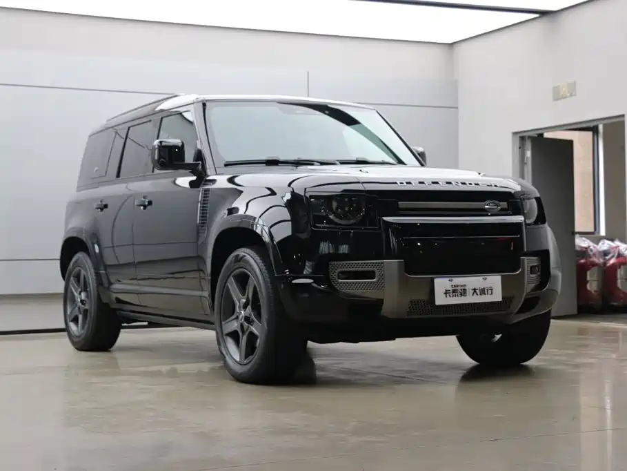 Land Rover Defender 2024 — фото 10