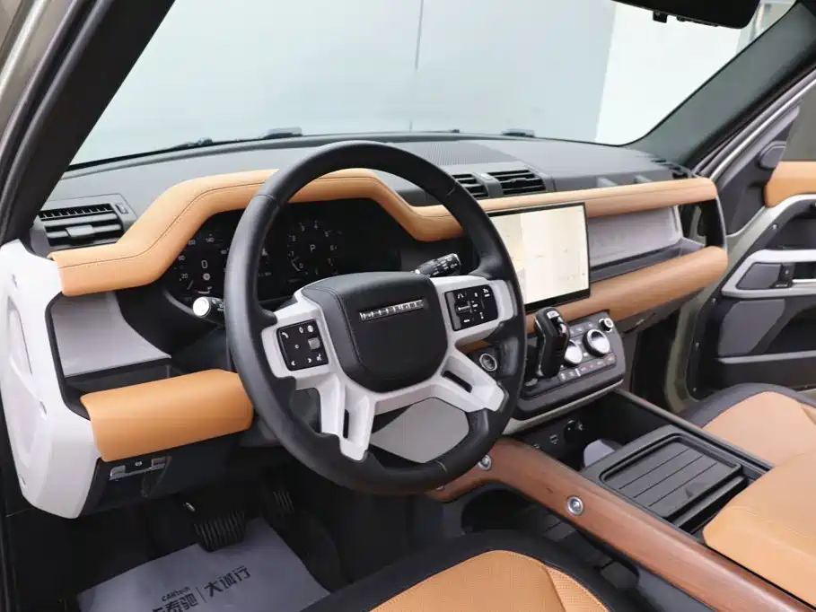 Land Rover Defender 2024 — фото 22