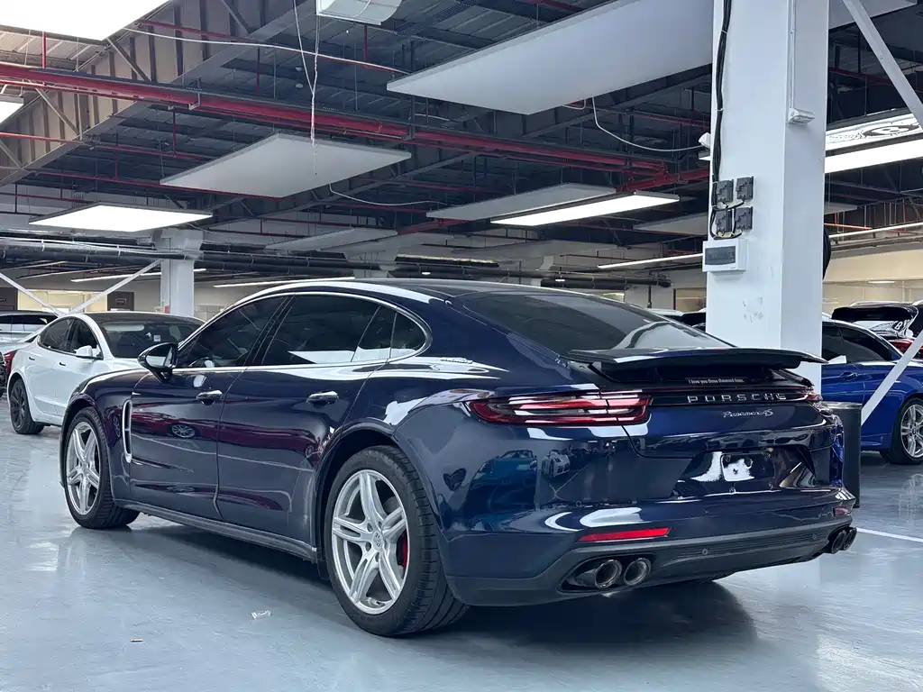 Porsche Panamera 2019 — фото 23