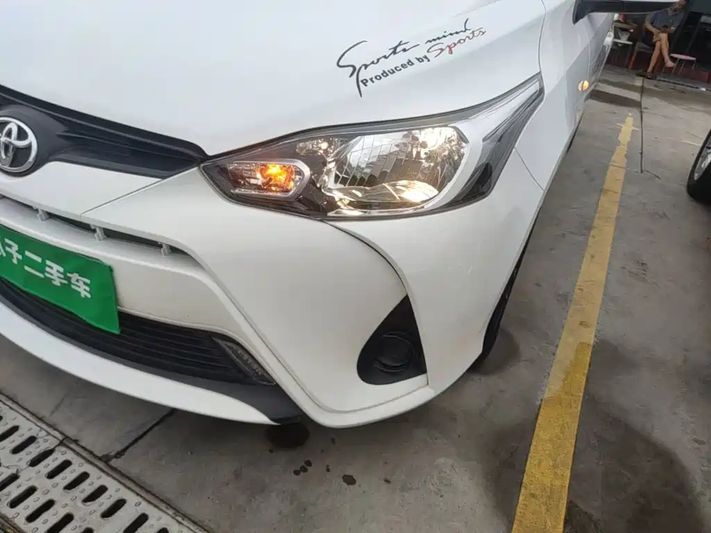 Toyota Yaris L 2017 — фото 24