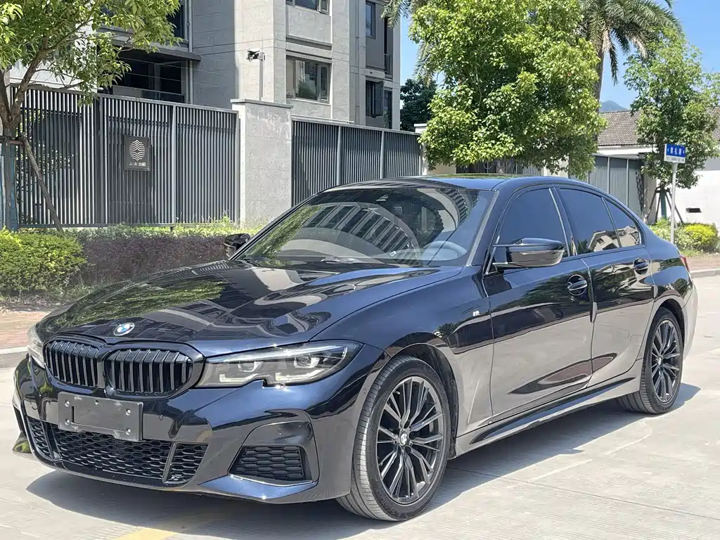 BMW 3 Series 2021 — фото 1