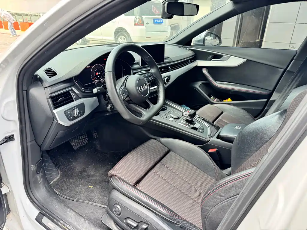 Audi A4L 2019