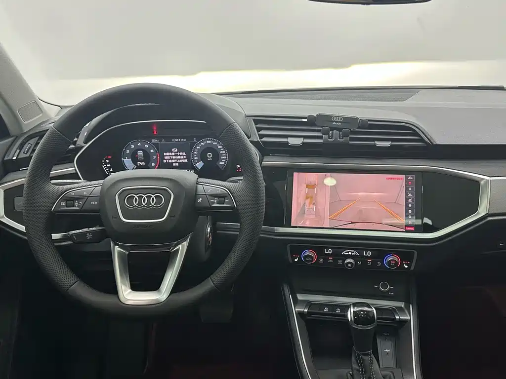 Audi Q3 2023 — фото 10