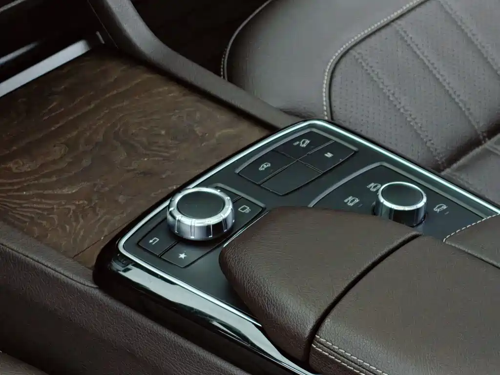 Mercedes-Benz GLE 2018 — фото 11
