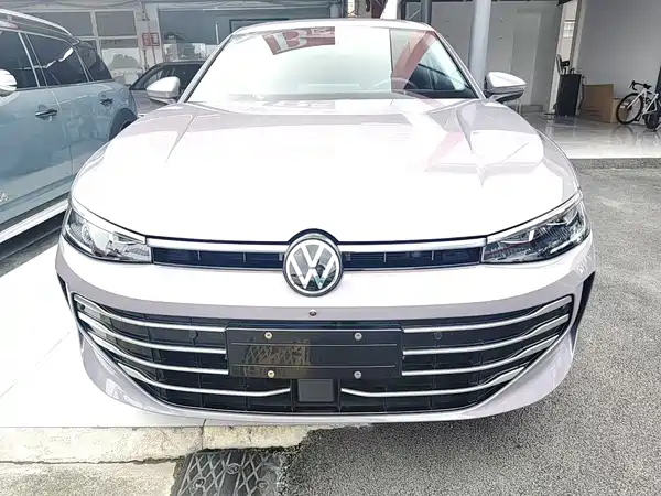 Volkswagen Passat 2024