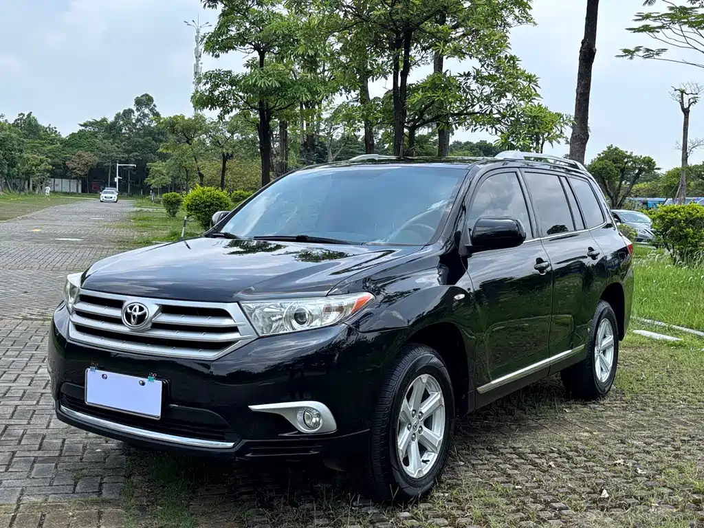 Toyota Highlander 2012 — фото 1