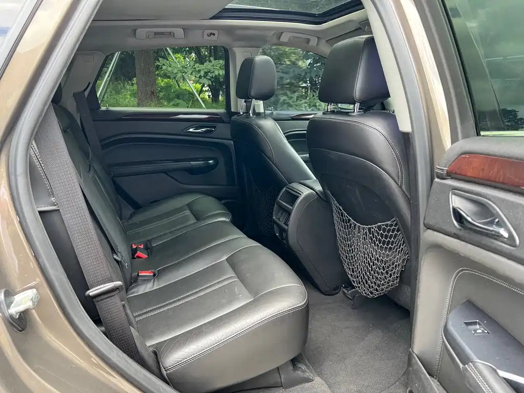 Cadillac SRX 2015 — фото 15