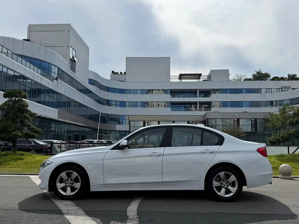 BMW 3 Series 2014 — фото 14