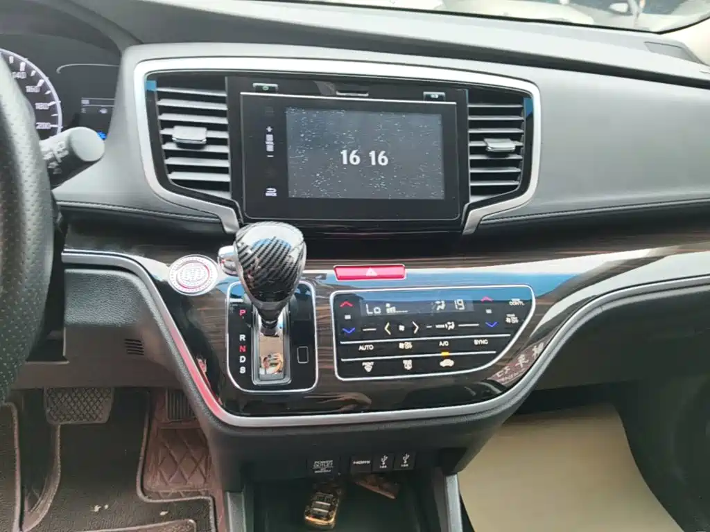 Honda Odyssey 2019 — фото 13