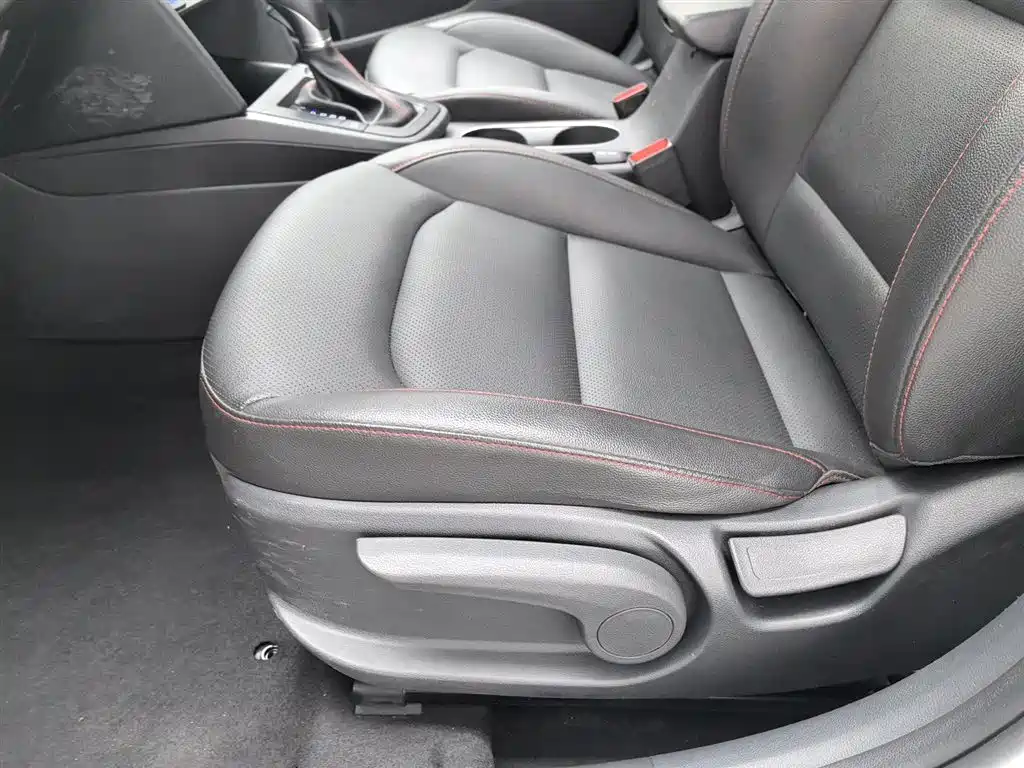 Hyundai Elantra 2020 — фото 20
