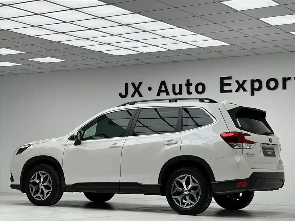 Subaru Forester 2022 — фото 22
