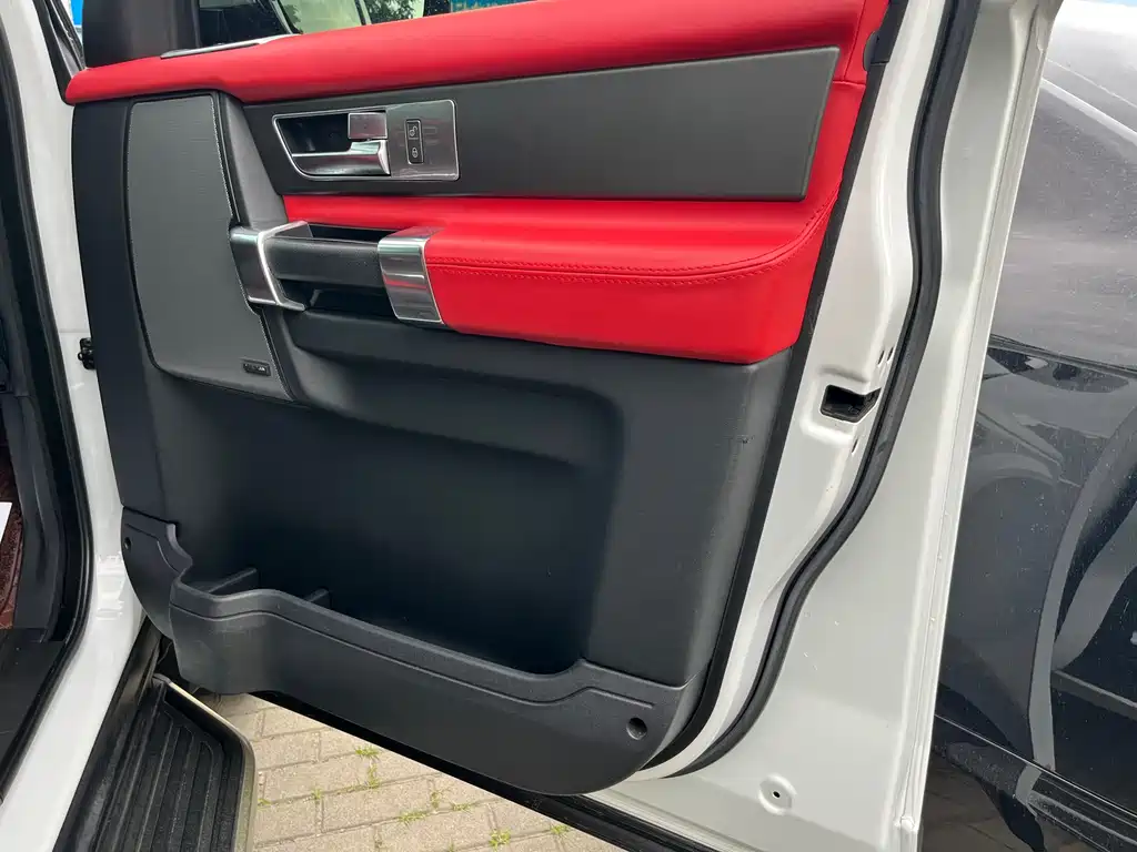 Land Rover Discovery 2016 — фото 20