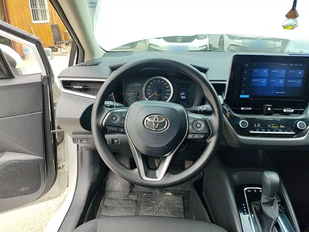 Toyota Corolla 2022 — фото 11