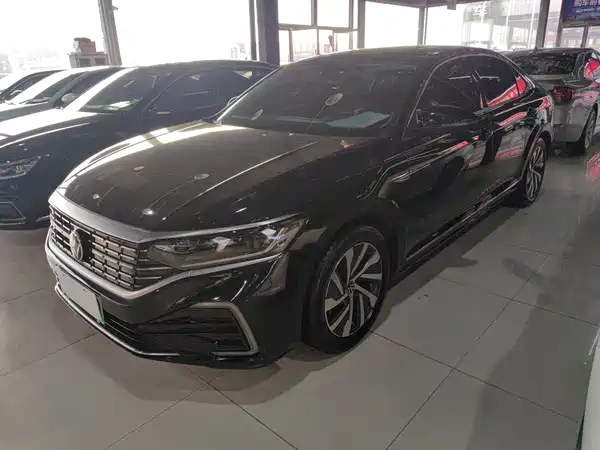 Volkswagen Passat Plug-In Hybrid 2024