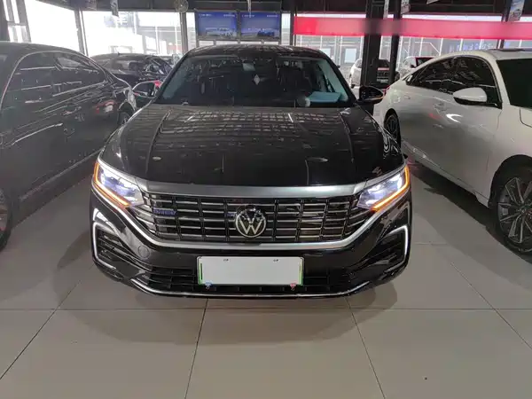 Volkswagen Passat Plug-In Hybrid 2024