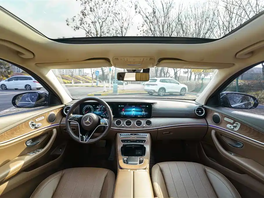 Mercedes-Benz E-Class 2022 — фото 10