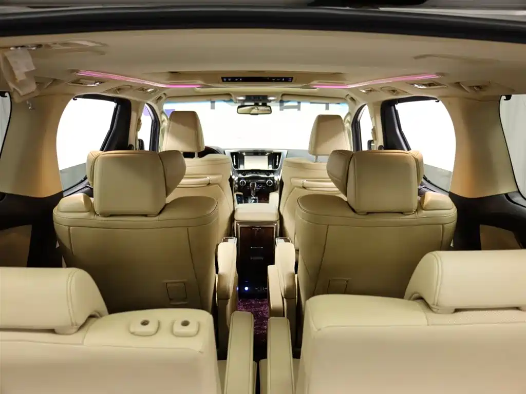 Toyota Alphard 2017 — фото 19